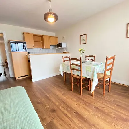 Appartement T2 6 Pers Avec Balcon, A Deux Pas De La Et Des Commerces - - Fr-1-245-136 *