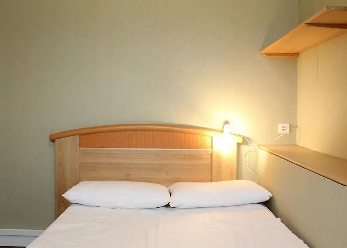 T2 6 Pers Avec Balcon, A Deux Pas De La Et Des Commerces - - Fr-1-245-136 Appartement *